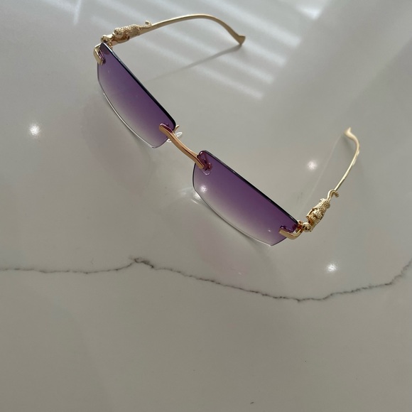 Sunglasses for sale! - Picture 4 of 4